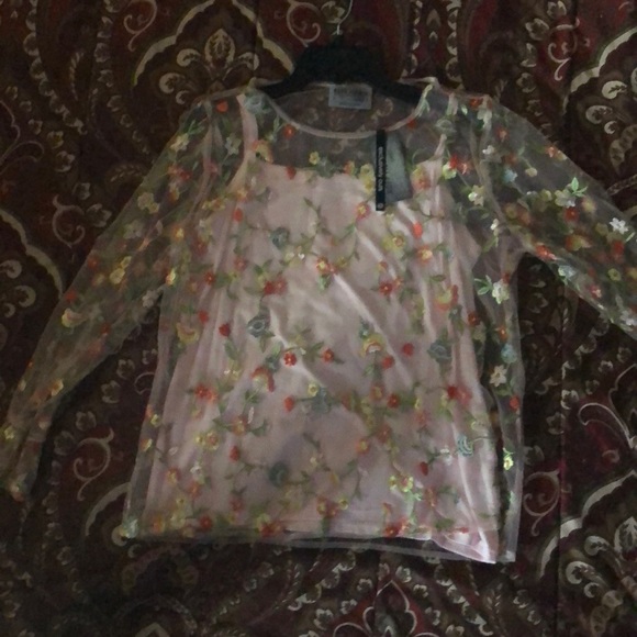 Chalk pink blouse - Picture 2 of 2